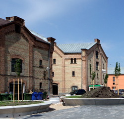 Svinīgi atklās renovēto Spīķeru kvartālu; promenādē pie Daugavas notiks preses konference par Pilsētas svētkiem