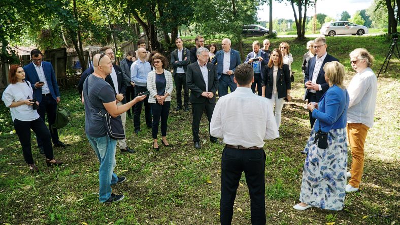 Mūkusalas ielu un LU Akadēmisko centru Torņakalnā iecerēts savienot ar jaunu gājēju un velosipēdu tiltu