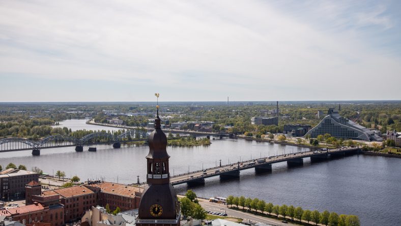 Paziņojums par Rīgas teritorijas plānojuma apstiprināšanu un Rīgas teritorijas izmantošanas un apbūves saistošo noteikumu izdošanu