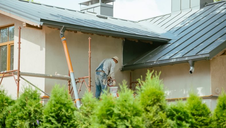 Rīgas pašvaldība aicina iedzīvotājus pagarināt būvatļaujas termiņu ilgstoši nepabeigtām būvēm