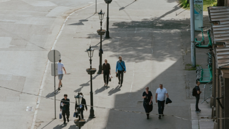 Rīgas pašvaldība starptautiska projekta ietvaros izstrādās risinājumus drošas mobilitātes un pieejamas publiskas ārtelpas veicināšanai