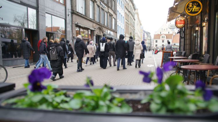 Rīdzinieku un tūristu piesaistīšanai šovasar sāks labiekārtot Vecrīgu