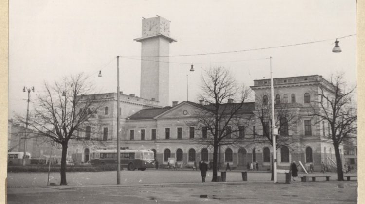 Rīga digitalizē vairāk nekā 10 000 vēsturisku fotogrāfiju un atklātņu