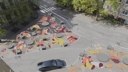 Ar Eiropas Savienības pilotprojektu “Just streets” pārveido Meža un Puķu ielu krustojumu Āgenskalnā